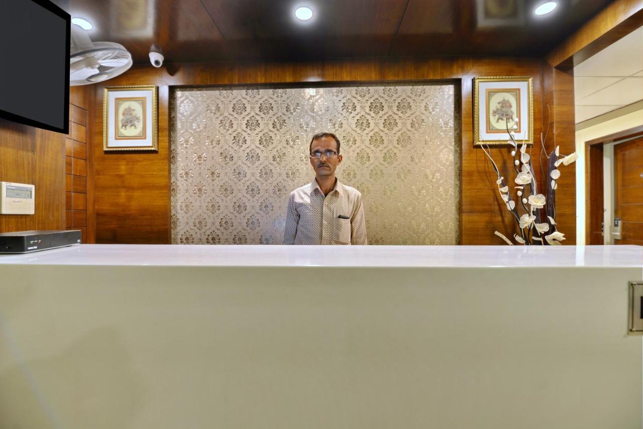 OYO 9753 Hotel Cheelgadi Jaipur Buitenkant foto